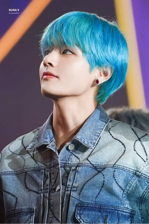  Taehyung/ V(blue haired)💖