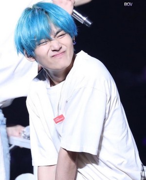  Taehyung/ V(blue haired)💖