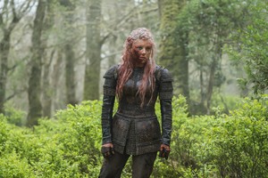  Vikings "What Happens in the Cave" (5x19) promotional picture