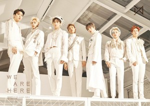  'WE ARE HERE' Concept 写真 #2