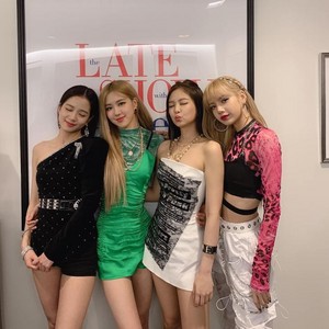  BLACKPINK at The Late mostra with Stephen Colbert