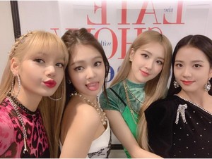  BLACKPINK at The Late tampil with Stephen Colbert