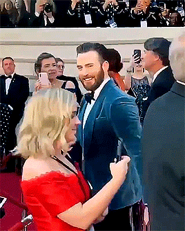  Chris Evans on the red carpet at the 2019 Academy Awards ~February 24