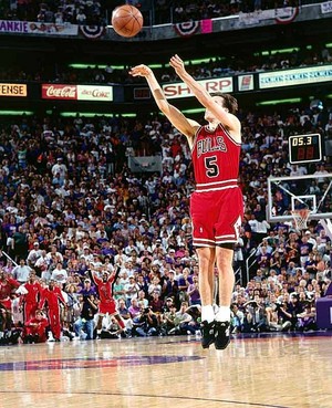  John Paxson's championship-winning three-pointer - 1993 NBA Finals