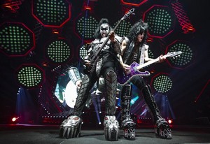  吻乐队（Kiss） ~Glendale, Arizona...February 13, 2019 (Gila River Arena)