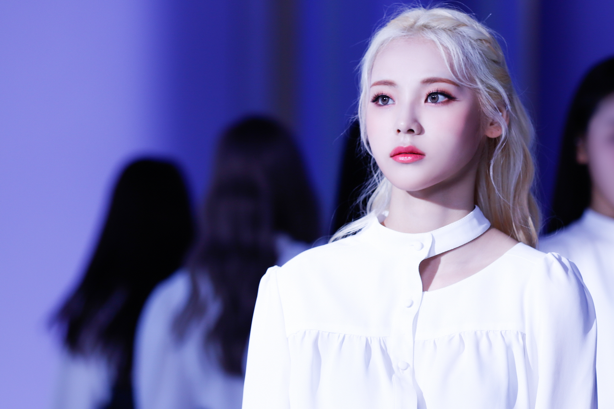 LOONA 'Butterfly' MV behind - Jinsoul - LOOΠΔ photo (42662150) - fanpop -  Page 5