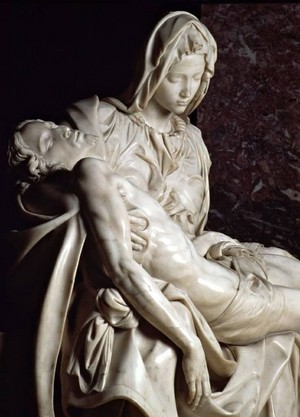  Michelangelo's Pieta statue