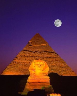  SUPER MOON IN GIZA EGYPT