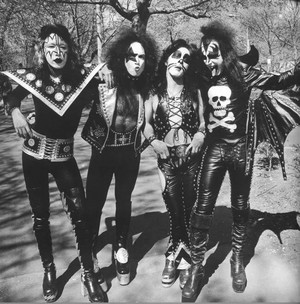  45 years پہلے today: KISS (NYC) April 24, 1974