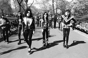  45 years il y a today: Kiss (NYC) April 24, 1974