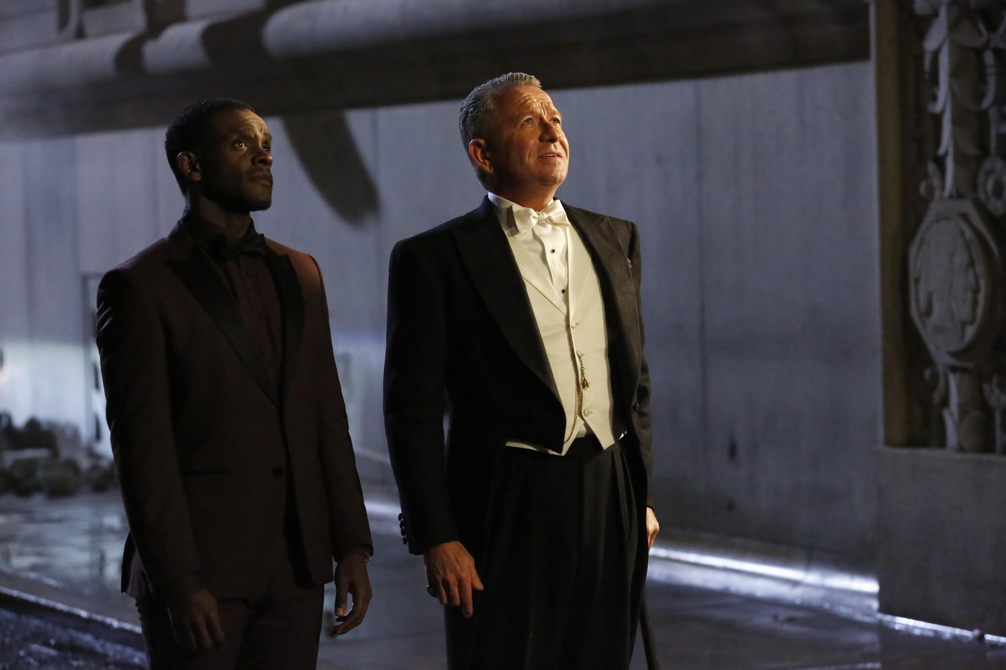 5x12 - The Beginning - Lucius and Alfred