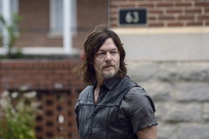  9x15 ~ The Calm Before ~ Daryl