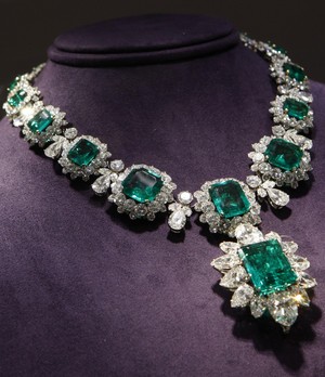  Bulgari zamrud, emerald And Diamond kalung