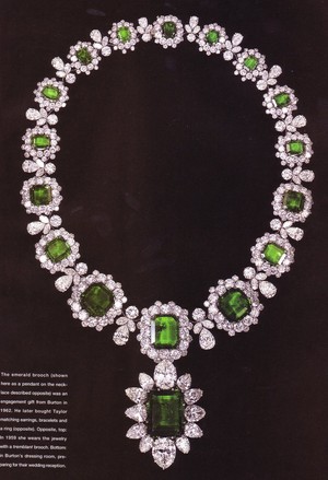  Bulgari esmeralda And Diamond collar