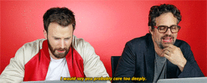 Chris Evans and Mark Ruffalo take a Buzzfeed examen