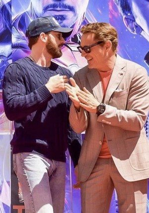  Chris Evans and RDJ handprints ceremony at the TCL Chinese Theatre in Los Angeles (April 23, 2019)