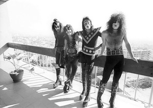  키스 ~Los Angeles, California...January 16, 1975 (Playboy Building)