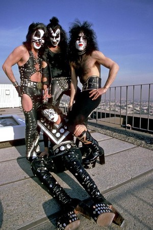  吻乐队（Kiss） ~Los Angeles, California...January 16, 1975 (Playboy Building)