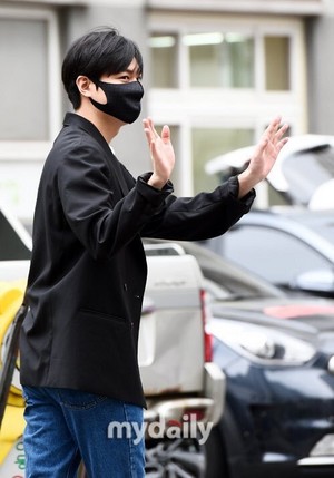 Lee Minho is back  officially discharged from the military today 19.04.25