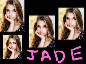  Miss Jade দেওয়ালপত্র