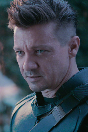  New stills of Jeremy Renner as Hawkeye in Avengers: Endgame