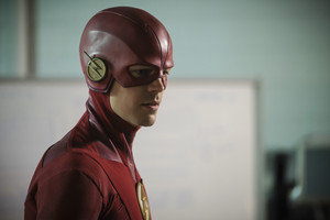  The Flash 5.21 "The Girl With The Red Lightning" Promotional Bilder ⚡️