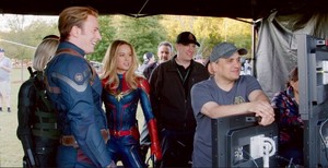  Chris Evans, Brie Larson, Scarlett Johansson, Kevin Feige, and Joe Russo on the set