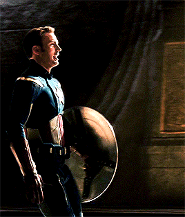  Chris Evans as Steve Rogers/Loki in Thor: The Dark World