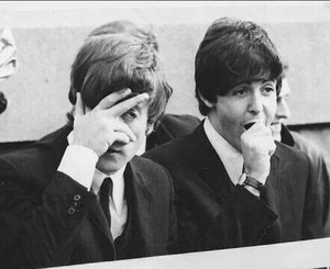  John! Paul! Don't Look! 😲