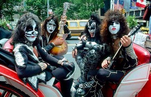  kiss (NYC)…June 24, 1976 (Central Park)