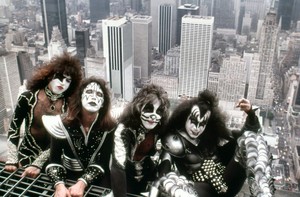  ciuman (NYC) June 24, 1976 (Empire State Building)
