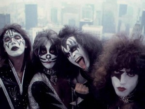  吻乐队（Kiss） (NYC) June 24, 1976 (Empire State Building)
