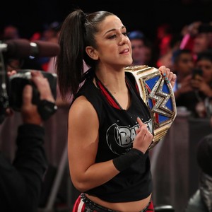  Raw 6/17/19 ~ The IIconics vs Alexa Bliss/Nikki пересекать, крест