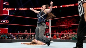  Raw 6/3/19 ~ Nikki پار, صلیب vs Peyton Royce