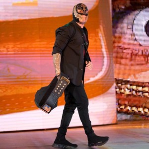  Raw 6/3/19 ~ Rey Mysterio Relinquishes 제목