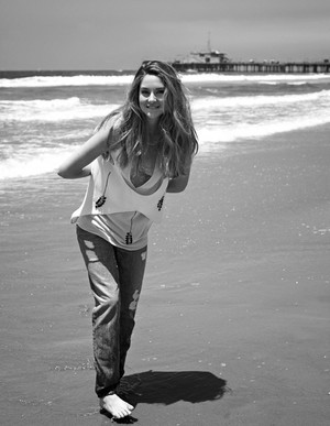  Shailene Woodley - Flaunt Photoshoot - 2013