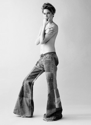  Shailene Woodley - Glamour UK Photoshoot - 2015