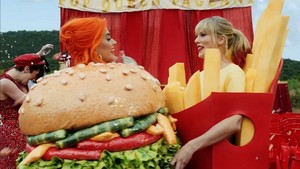 TAYLOR SWIFT KATY PERRY