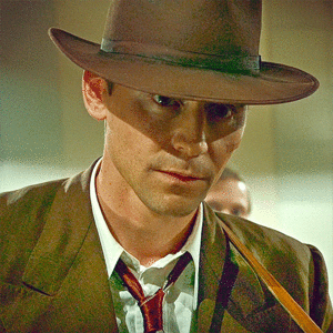  Tom as Hank Williams in I Saw the Light