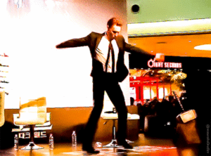  Tom dancing
