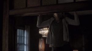  Amy Acker pull-ups in The Gifted