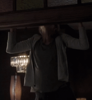 Amy Acker pull-ups in The Gifted