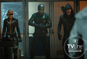  Arrow 8x01 TVLine Exclusive Promotional Image