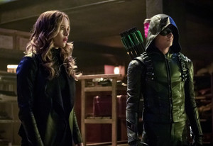  Barry and Caitlin - 《绿箭侠》 7x09
