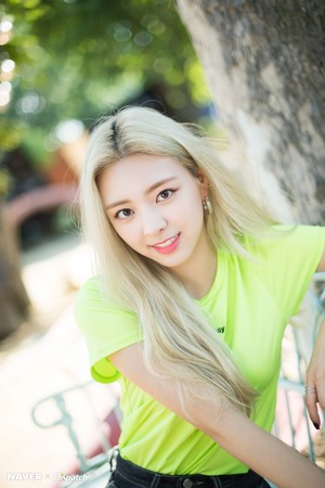  ITZY Yuna - "IT'z ICY" promotion photoshoot によって Naver x Dispatch