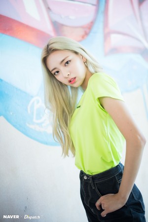  ITZY Yuna - "IT'z ICY" promotion photoshoot oleh Naver x Dispatch