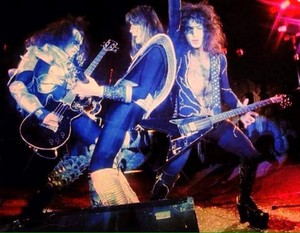  吻乐队（Kiss） -Fort Worth, Texas...August 11, 1976 (Tarrant County Convention Center)