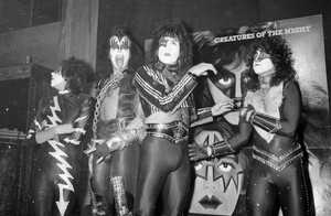  Kiss ~Hollywood, California...October 28, 1982