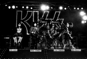  키스 ~Hollywood, California...October 28, 1982