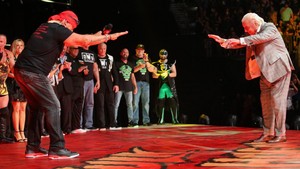  Raw 7/22/19 ~ Stone Cold Steve Austin closes the Zeigen